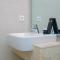 Best Price Studio Apartment at Gold Coast By Travelio