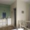 Vrohaki Studios & Rooms