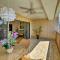 Downtown Air Conditioned Condo Walk to Beaches - Kailua-Kona