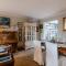 Charming Chiswick Home near Ravenscourt Park by UndertheDoormat - 伦敦