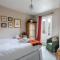 Charming Chiswick Home near Ravenscourt Park by UndertheDoormat - 伦敦