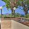 Kona Condo with View, Walk to Beach and Restaurants Kona Condo with View, Walk to Beach and Restaurants