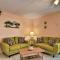 Colorful Bungalow with Pool Less Than 2 Mi to Upham Beach! - سانت بيتي بيتش