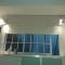 Monoambiente con baño privado y cocineta dentro de casa