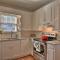 Vintage Chic Cottage Less Than 1 Mile to UNC Greensboro!