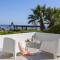 Mackenzie Castella Beachfront Suite - Ларнака