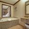 Dimond Center Hotel