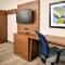 Holiday Inn Express Hotel & Suites North Kansas City, an IHG Hotel