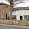 Lower Rookes Farm, Barn Cottage - Halifax