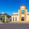 Quality Inn & Suites - ليك سيتي