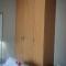 Bristow Self Catering Unit with Back Up Power and Free Wi- Fi - 鲁德普特