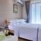 Green Collection Care Hotel (24 Hours Free Transfer from Meilan Airport/Railway Station) - Хайкоу