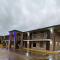 Days Inn by Wyndham Forest - Forest