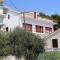 Apartments with parking space Lokva Rogoznica, Omis - 10358