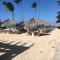 Beautiful One Bedroom unit with pool and Beach club in a Golf Project