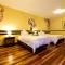 Yabar Hotel Plaza