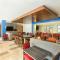 Holiday Inn Express & Suites S Lake Buena Vista by IHG