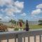Tropical Oasis In Beautiful Galveston-Tiki Island home - Virginia Point