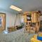 Yellowstone River Lodge with Kayaks and Mountain Views