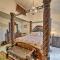 Yellowstone River Lodge with Kayaks and Mountain Views