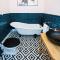 Luxury Travel Emporium HG1 - 2 Luxury apartments with Parking Space - in town centre