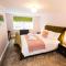 Luxury Travel Emporium HG1 - 2 Luxury apartments with Parking Space - in town centre