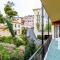 Home La Quiete. Two Bedrooms, 250m from the Beach