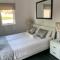 Lemon Tree Guest Cottage in Featherbrooke Estate