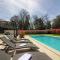 Complex of 2 villas Olivia-Aurora with 2 private pools for up to 20 persons only 200m from the beach - Баньоле