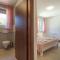 Complex of 2 villas Olivia-Aurora with 2 private pools for up to 20 persons only 200m from the beach - Баньоле