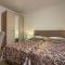 Complex of 2 villas Olivia-Aurora with 2 private pools for up to 20 persons only 200m from the beach - Баньоле