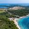 Complex of 2 villas Olivia-Aurora with 2 private pools for up to 20 persons only 200m from the beach - Баньоле