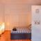 Foto: Modern Apartment in Den Haag with Forest Nearby 14/18