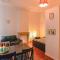 Foto: Modern Apartment in Den Haag with Forest Nearby 15/18