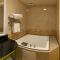 Zhi Baishan Motel - Csunan