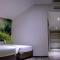 J8 Hotel