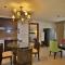 Crown Regency Suites Mactan