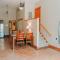 Cobble Wood and Bird Sanctuary Guest Houses - توفينو