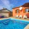 Cozy villa Loborika with private pool near Pula