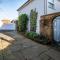 The Old Gordon House - High Street location close to the beach and town amenities - Aldeburgh Coastal Cottages