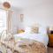 The Old Gordon House - High Street location close to the beach and town amenities - Aldeburgh Coastal Cottages
