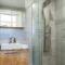 Deluxe Apt w/ Rooftop Pool in The Heart of Kyrenia