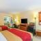 Econo Lodge Inn & Suites - Gulfport