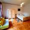 Maximus Apartments