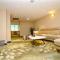Shenzhen Kaili Hotel, Guomao Shopping Mall