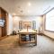 Holiday Inn Express & Suites - West Edmonton-Mall Area, an IHG Hotel