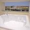 3 Br Penthouse with Private Rooftop + Jacuzzi, Pool, Gym & Beach Club, Sabbia