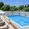 Villa Paradiso: Near beach, superb pool and garden - Astrakeri