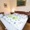 Valley View Holiday Home with Sauna Mrak