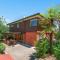 Acacia Bay Getaway - Lake Taupo Holiday Home